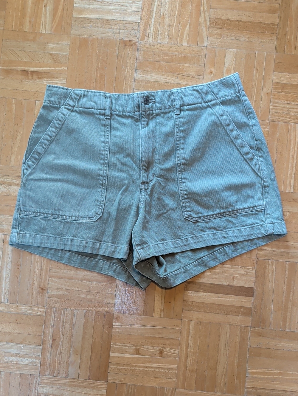 GAP Supersoft Easy Utility Shorts